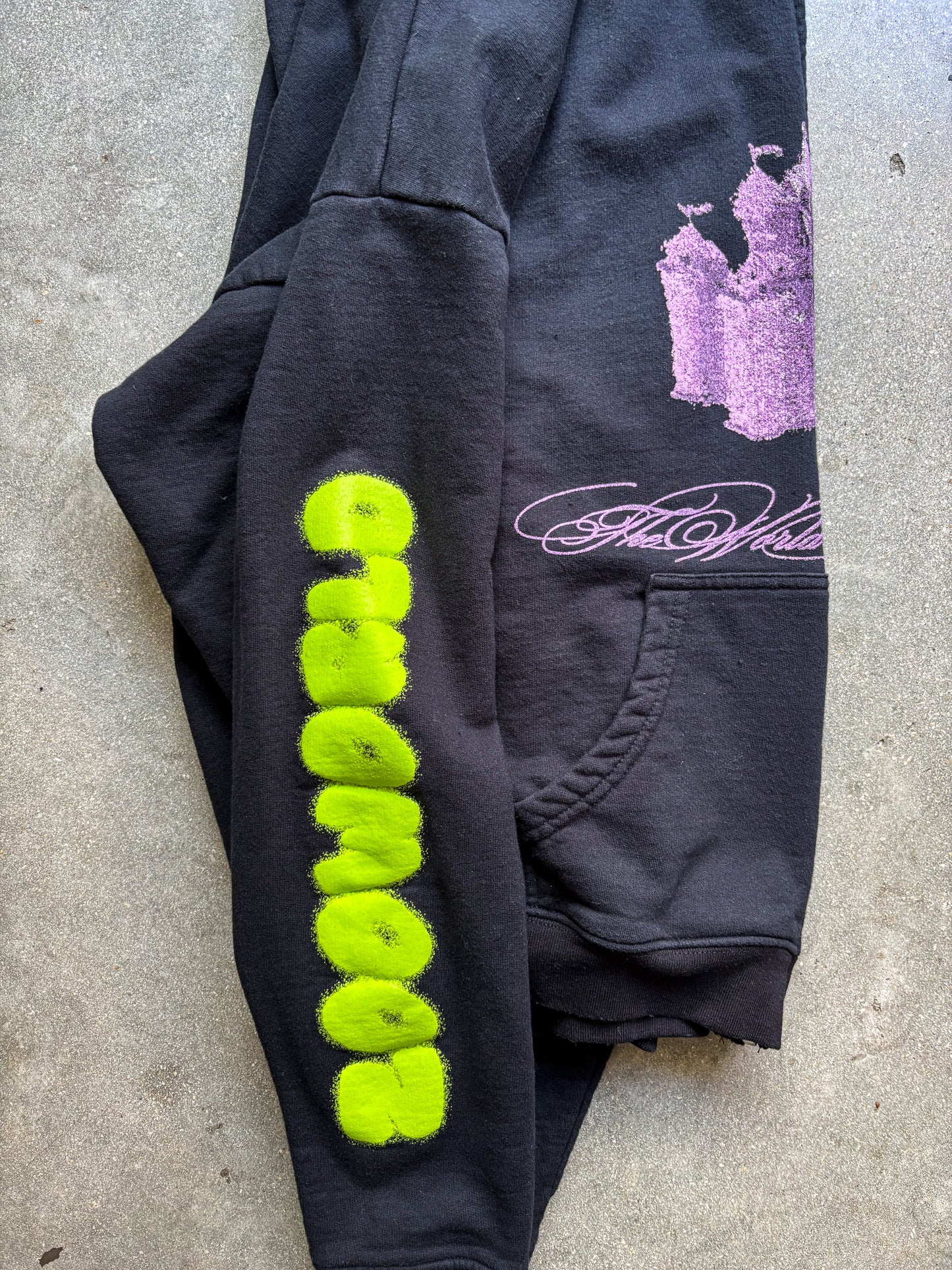 WORLD WE LIVE IN - HOODIE